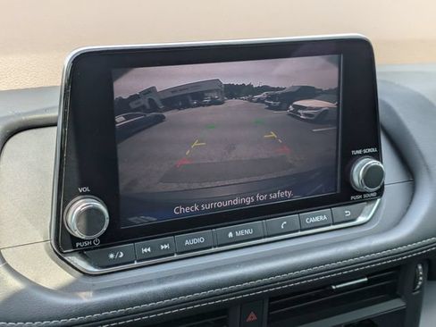 Used 2021 Nissan Rogue S FWD image 22