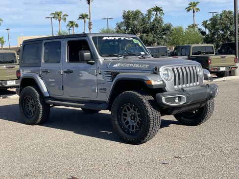 Used 2018 Jeep Wrangler Unlimited Sahara w/ Uconnect 4C Nav & Sound Group AWD/4WD image 7
