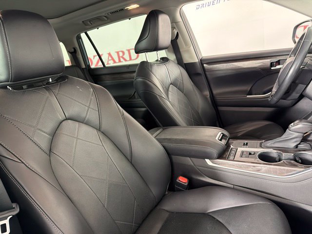 Used 2021 Toyota Highlander Platinum AWD/4WD image 38