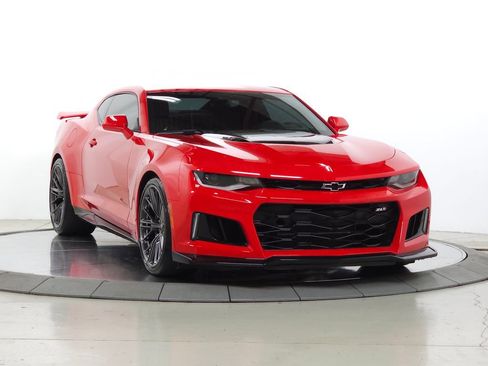 Used 2020 Chevrolet Camaro ZL1 RWD image 1