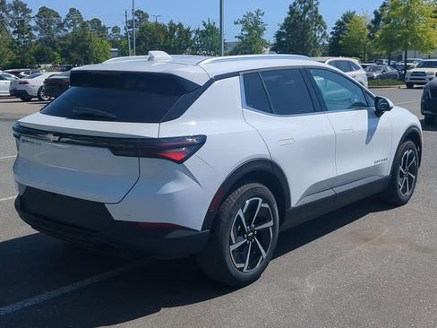 New 2026 Chevrolet Equinox EV LT AWD/4WD image 6