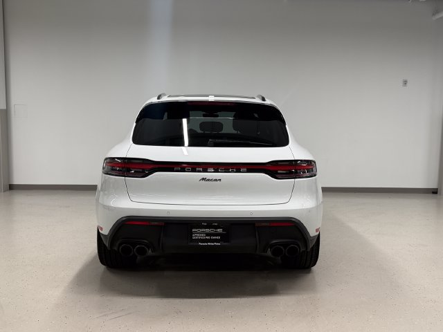 Certified 2026 Porsche Macan AWD/4WD image 9