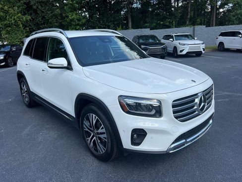 Used 2024 Mercedes-Benz GLB 250 image 3