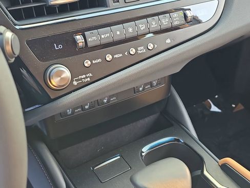 Used 2024 Lexus ES 350 w/ Premium Package image 21