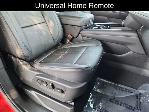 Used 2025 Chevrolet Suburban High Country AWD/4WD image 26