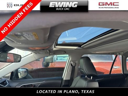 Used 2020 Toyota RAV4 XLE Premium image 6