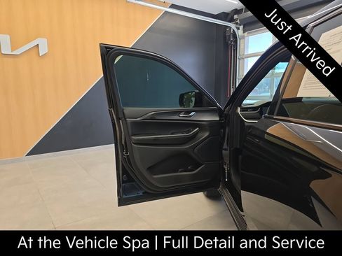Used 2023 Jeep Grand Cherokee L Laredo RWD image 15