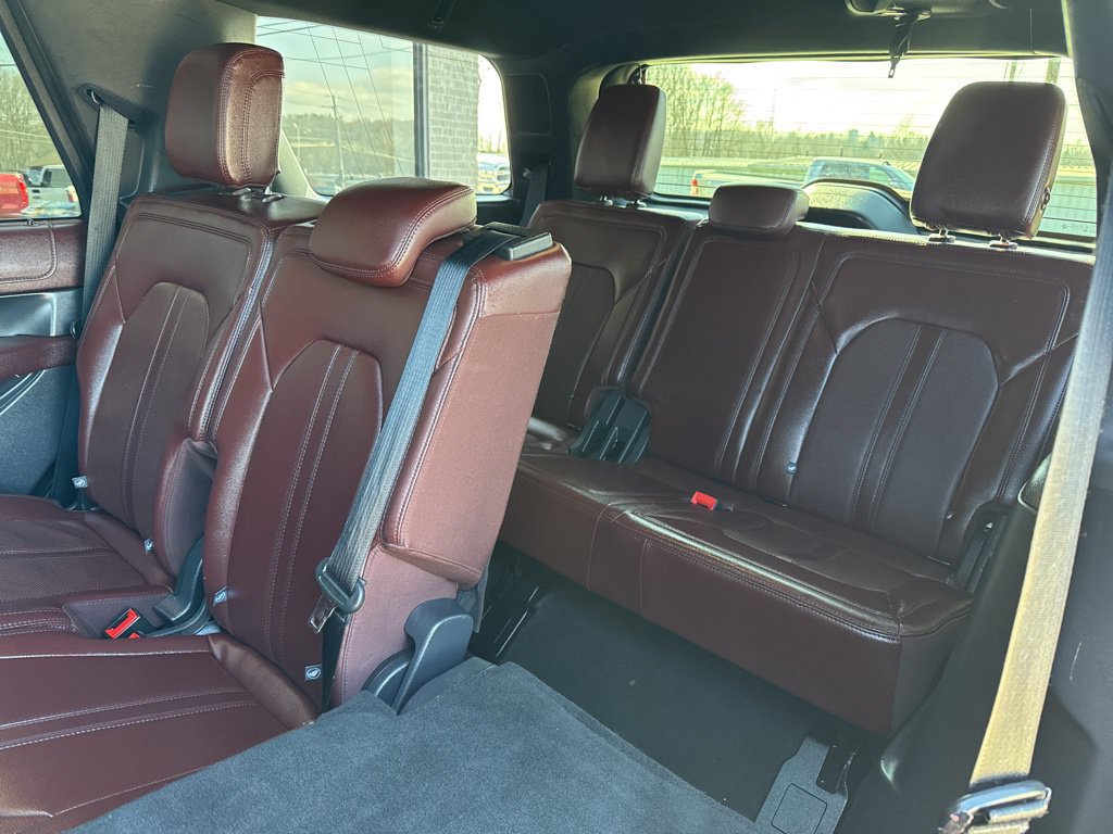 Used 2024 Ford Expedition Limited AWD/4WD image 16