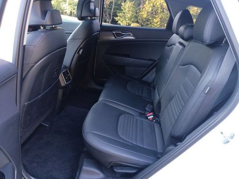 Used 2025 Kia Sportage SX image 13