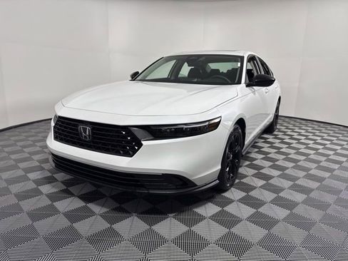 New 2025 Honda Accord SE image 1