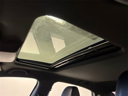 Used 2018 Volkswagen Passat 3.6 image 22