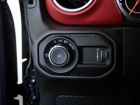 Used 2023 Jeep Wrangler Unlimited Rubicon w/ Cold Weather Group AWD/4WD image 27