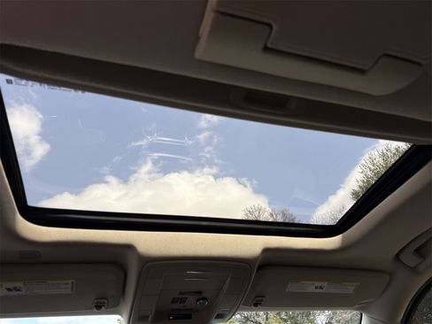 Used 2020 GMC Yukon SLT w/ Open Road Package image 17