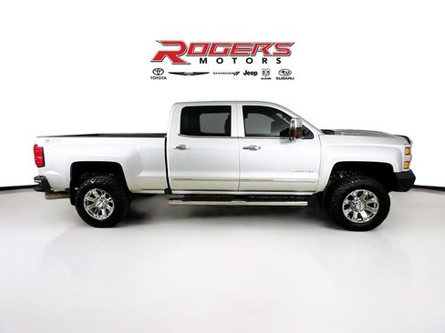 Used 2019 Chevrolet Silverado 2500 LTZ w/ Duramax Plus Package AWD/4WD image 9