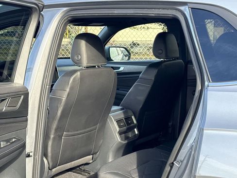 Used 2024 Volkswagen Atlas Cross Sport SE image 13