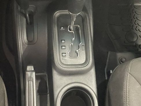 Used 2018 Jeep Wrangler Unlimited Sport S image 17