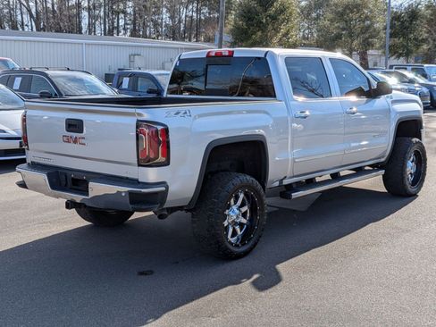 Used 2018 GMC Sierra 1500 SLT image 3