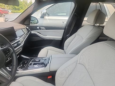Used 2026 BMW X7 xDrive40i AWD/4WD image 6