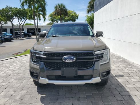 Used 2025 Ford Ranger Lariat w/ FX4 Off-Road Package AWD/4WD image 2