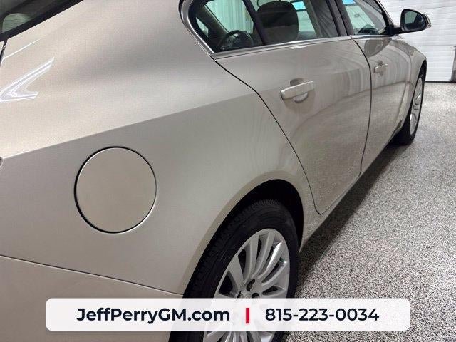 Used 2012 Buick Regal Leather FWD image 8