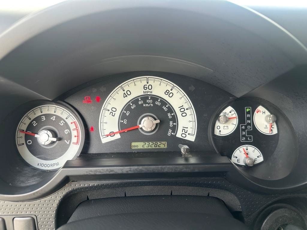 Used 2007 Toyota FJ Cruiser 2WD w/ Convenience Pkg image 13