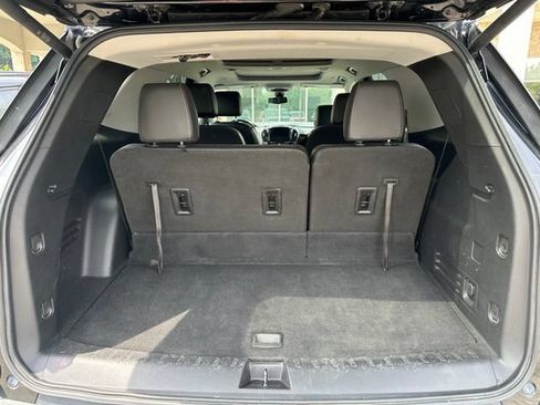 Used 2020 Chevrolet Traverse RS AWD/4WD image 28