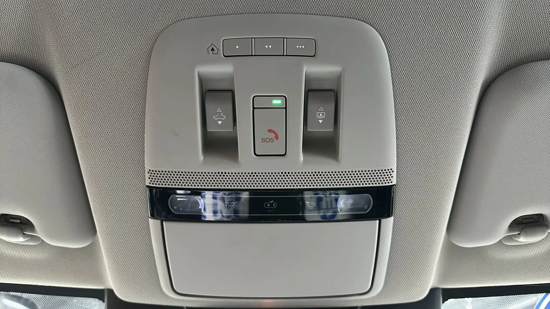 Used 2024 Nissan Ariya AWD image 29