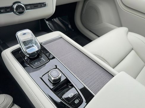 New 2026 Volvo XC90 T8 Ultra w/ Protection Package Premier image 22