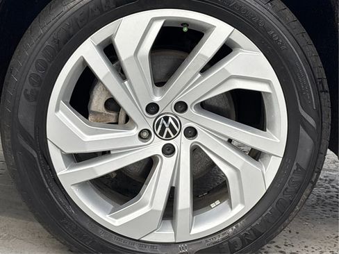 Used 2021 Volkswagen Atlas SE w/ Panoramic Sunroof Package image 32