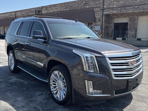 Used 2015 Cadillac Escalade Platinum AWD/4WD image 12