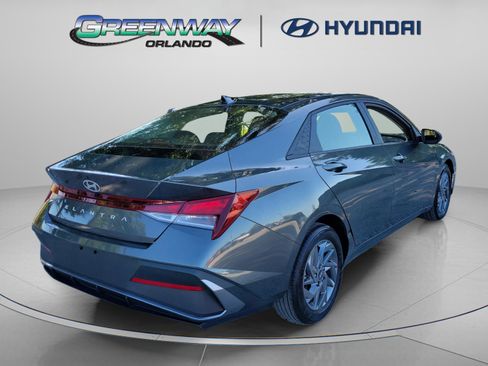 Certified 2024 Hyundai Elantra SEL image 4