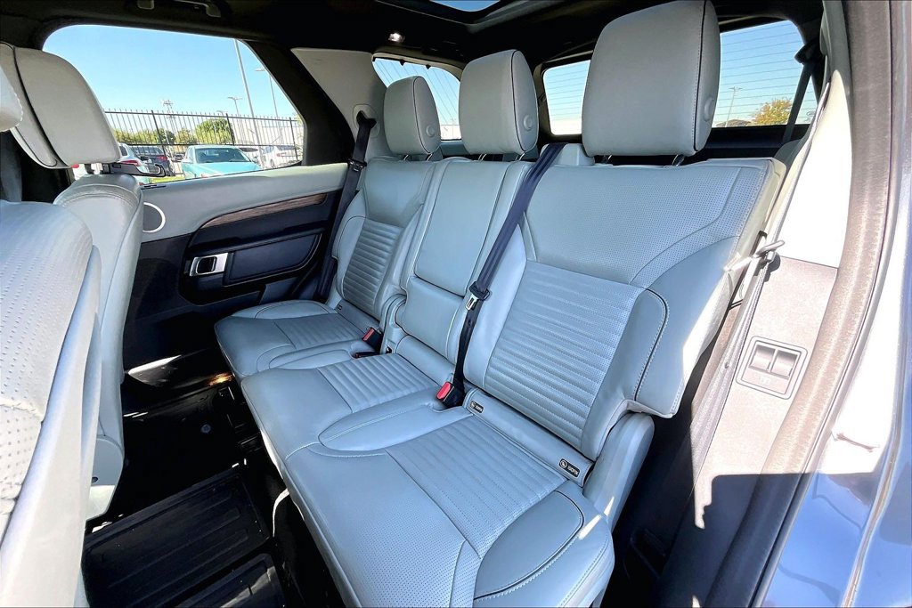 Used 2018 Land Rover Discovery HSE Luxury AWD/4WD image 31