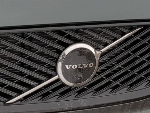 New 2026 Volvo XC60 B5 Plus w/ Protection Package Premier image 11