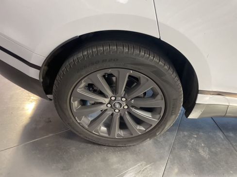 Used 2022 Land Rover Range Rover Velar R-Dynamic S image 16