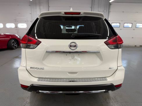 Used 2017 Nissan Rogue S w/ S Appearance Package AWD/4WD image 9