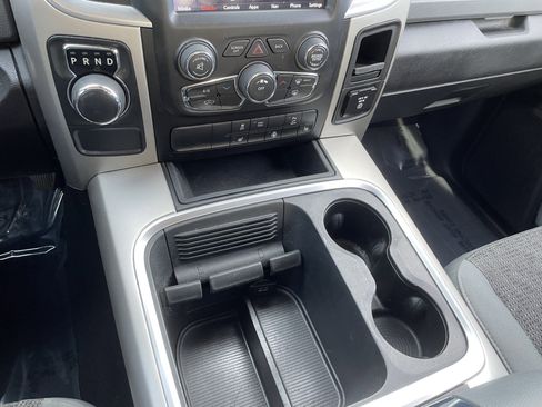 Certified 2020 RAM 1500 Classic SLT w/ Luxury Group image 26