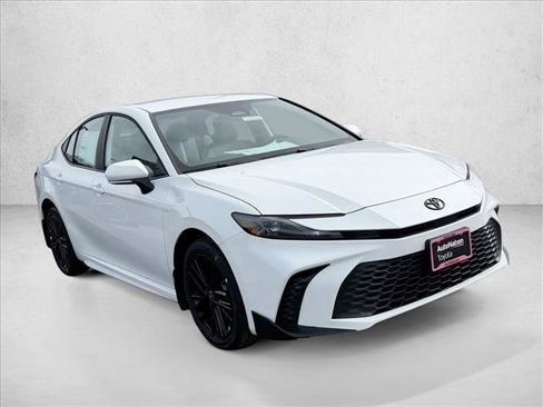 New 2026 Toyota Camry SE image 3