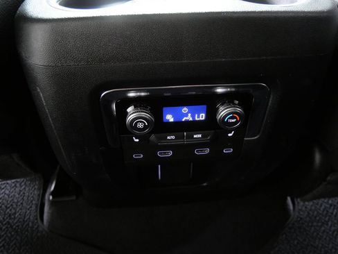 Used 2025 GMC Yukon Denali w/ Denali Reserve Package AWD/4WD image 25