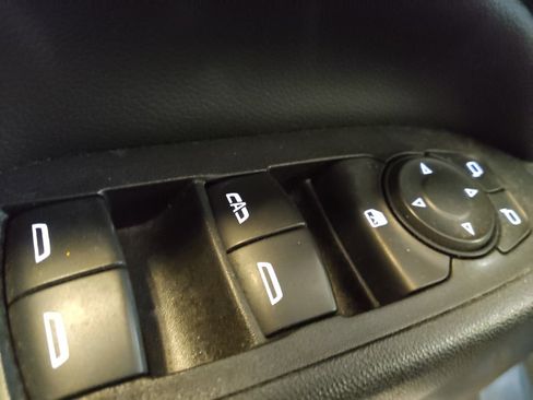 Used 2021 Chevrolet Equinox LT image 27