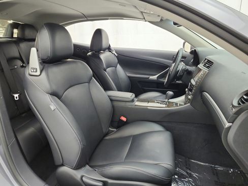 Used 2012 Lexus IS 350C w/ Luxury Pkg RWD image 6