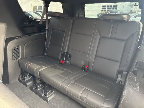Used 2023 Chevrolet Suburban RST image 11