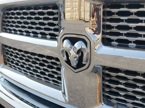 Used 2017 RAM 3500 Laramie AWD/4WD image 5