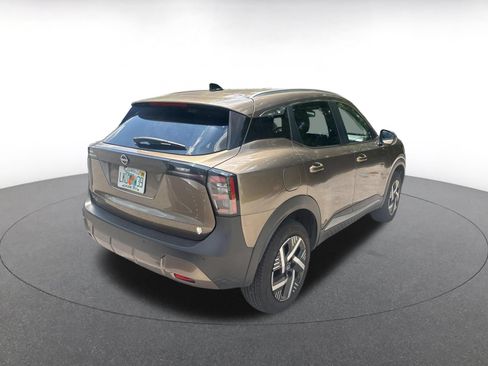 Used 2026 Nissan Kicks SV w/ Cold Weather Package FWD image 6