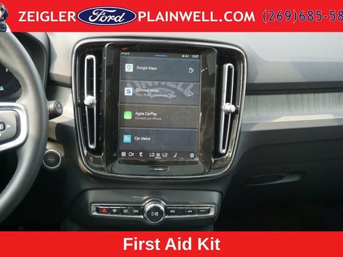 Used 2023 Volvo XC40 B5 Plus w/ Driver Assist Package AWD/4WD image 15