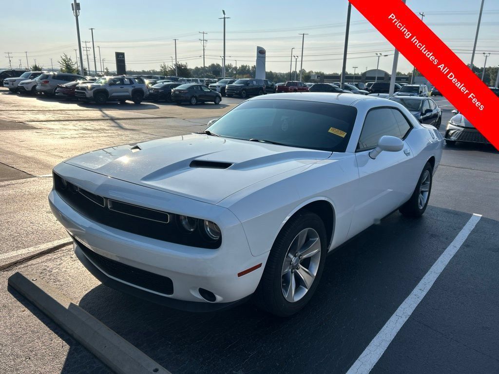 Used 2020 Dodge Challenger SXT RWD image 10