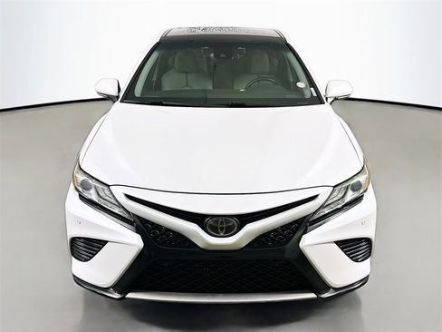 Used 2018 Toyota Camry XSE image 2
