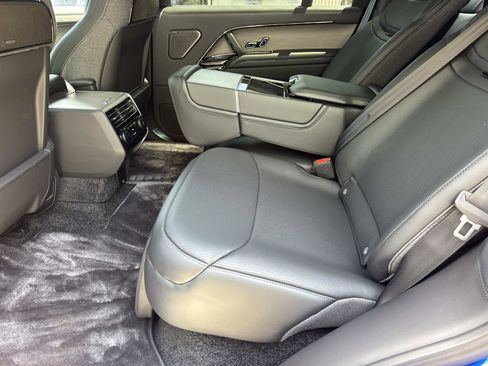 New 2026 Land Rover Range Rover SV AWD/4WD image 15