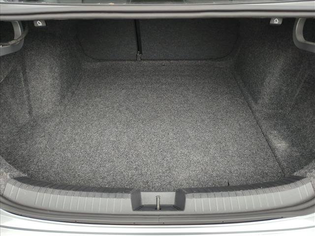 Used 2025 Volkswagen Jetta SE FWD image 6