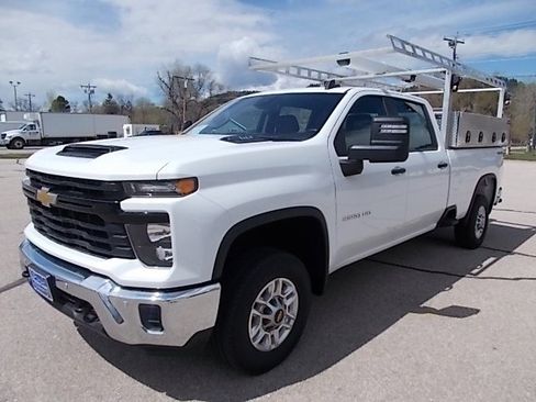 Used 2025 Chevrolet Silverado 2500 W/T w/ WT/CX Safety Package AWD/4WD image 2