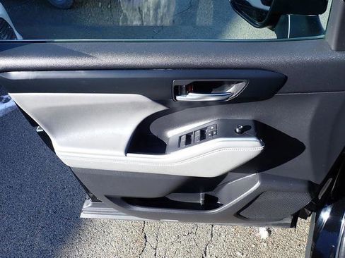 Certified 2022 Toyota Highlander XLE image 21